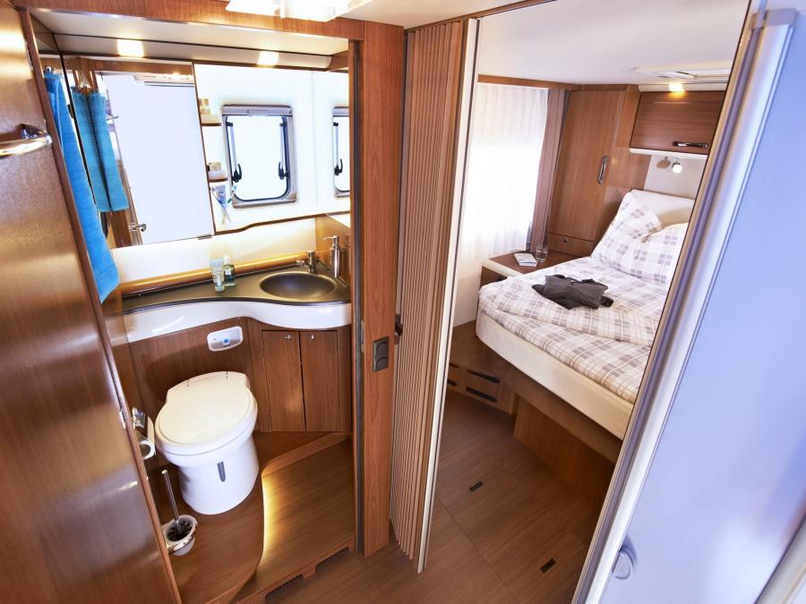 Интерьер Eura Mobil Integra Line LS 2014 года  (фото 2 из 7)